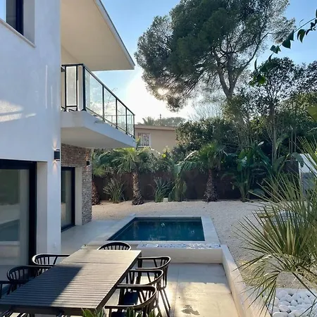 3 Bedroom With Private Pool *